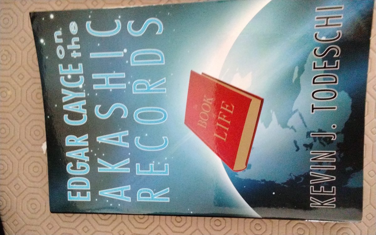 Edgar Cayce on the Akashic records cover