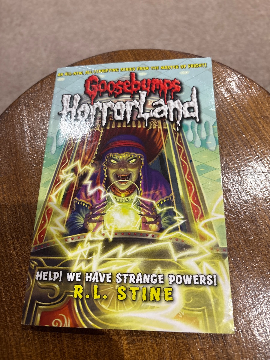 HELP! WE HAVE STRANGE POWERS!  [Paperback] stine-r-l cover